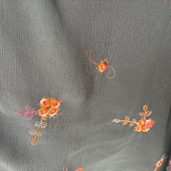Fabric black embroidered semi sheer - Picture 2 of 4